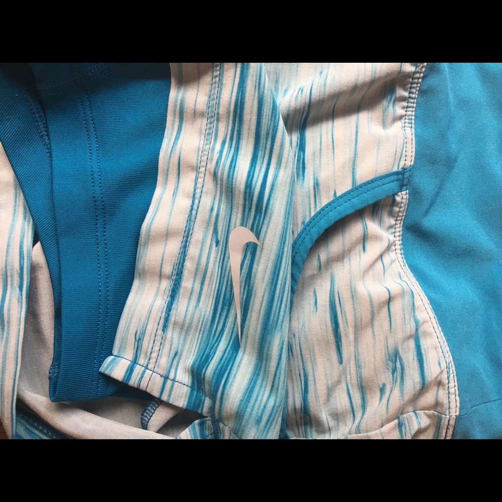 Nike XS Dri-Fit shorts w/pockets and inner pant - Picture 7 of 8